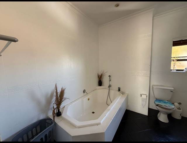 4 BEDROOM HOUSE FOR SALE IN BOKSBURG WEST